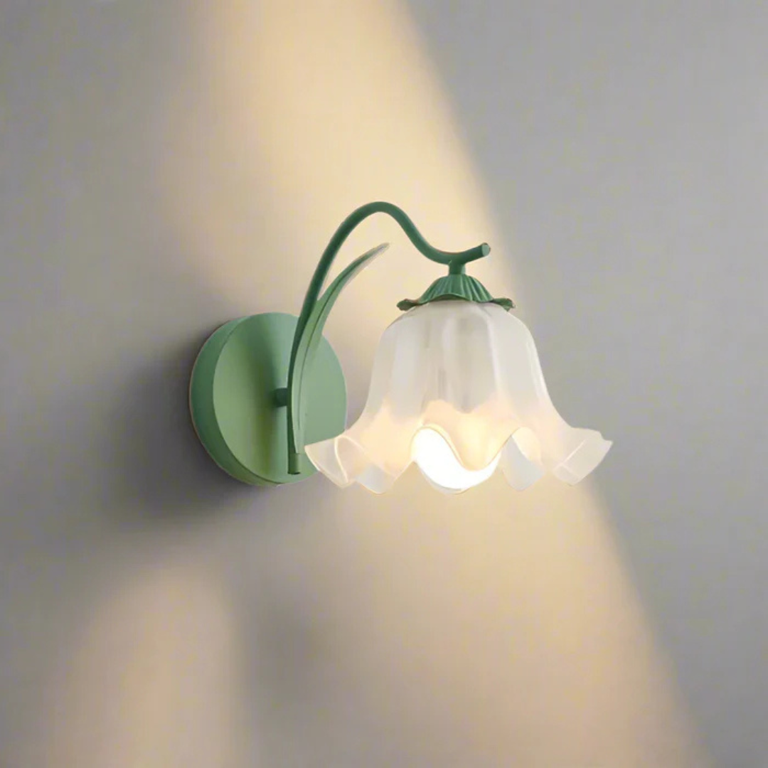 Dekorative Wandleuchte in Blumenform – Retro-Stil mit gewelltem Glasschirm
