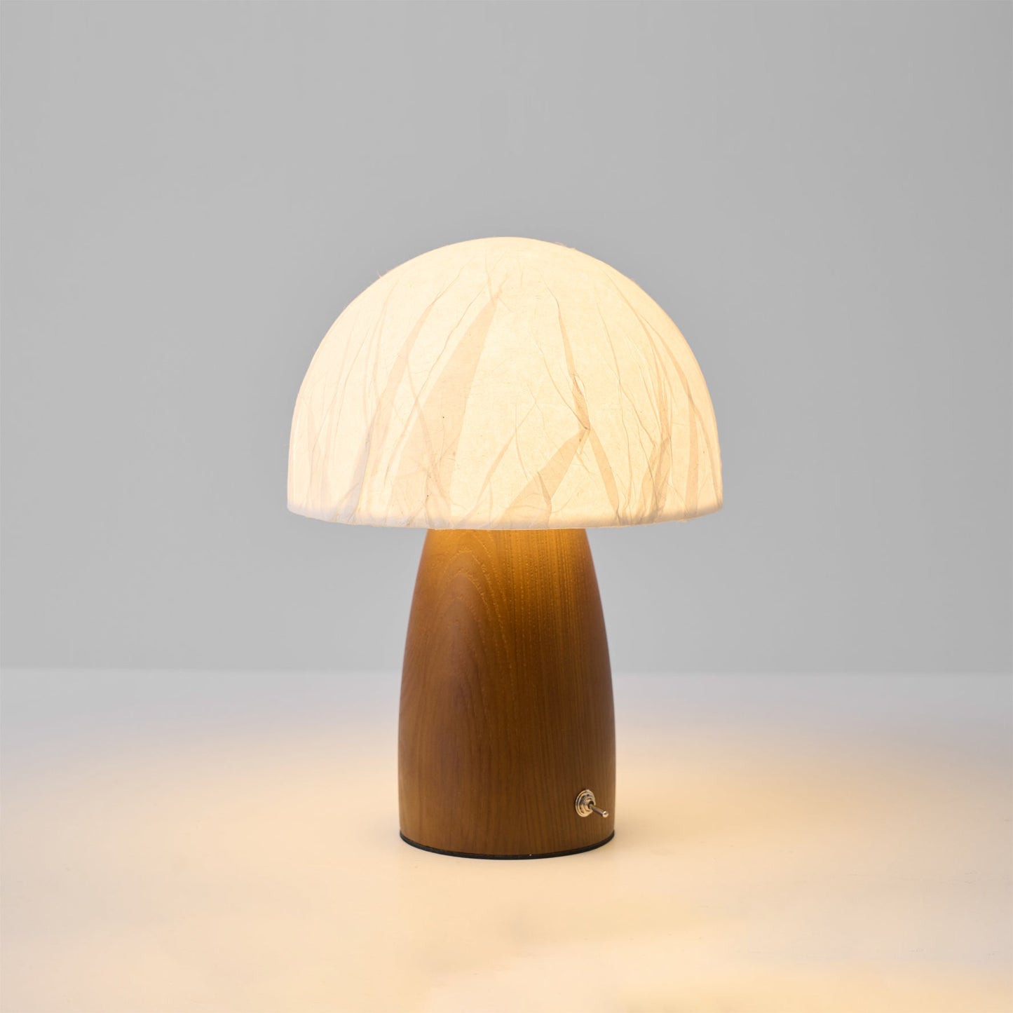 **ALICE PILZ TISCHLAMPE – Elegantes Design mit Klassischer Form** 8