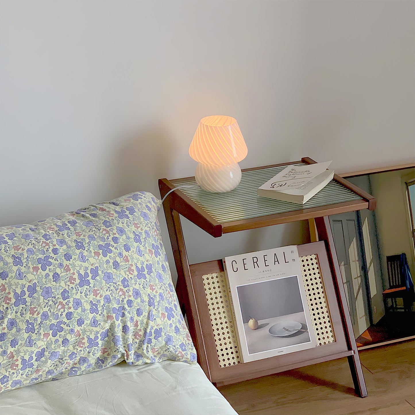 ANSEL Glas Tischlampe – Elegante Beleuchtung für Ihr Zuhause 6