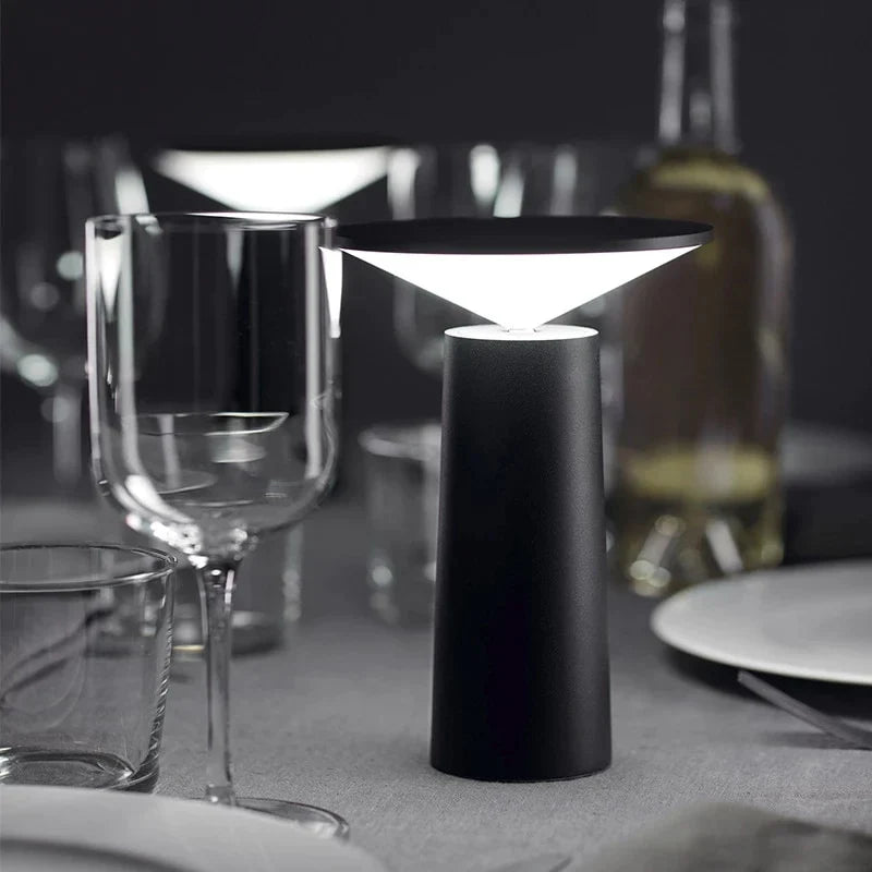 Aurora Tischlampe Dimmbar – Elegantes Design für Stilvolle Räume 5