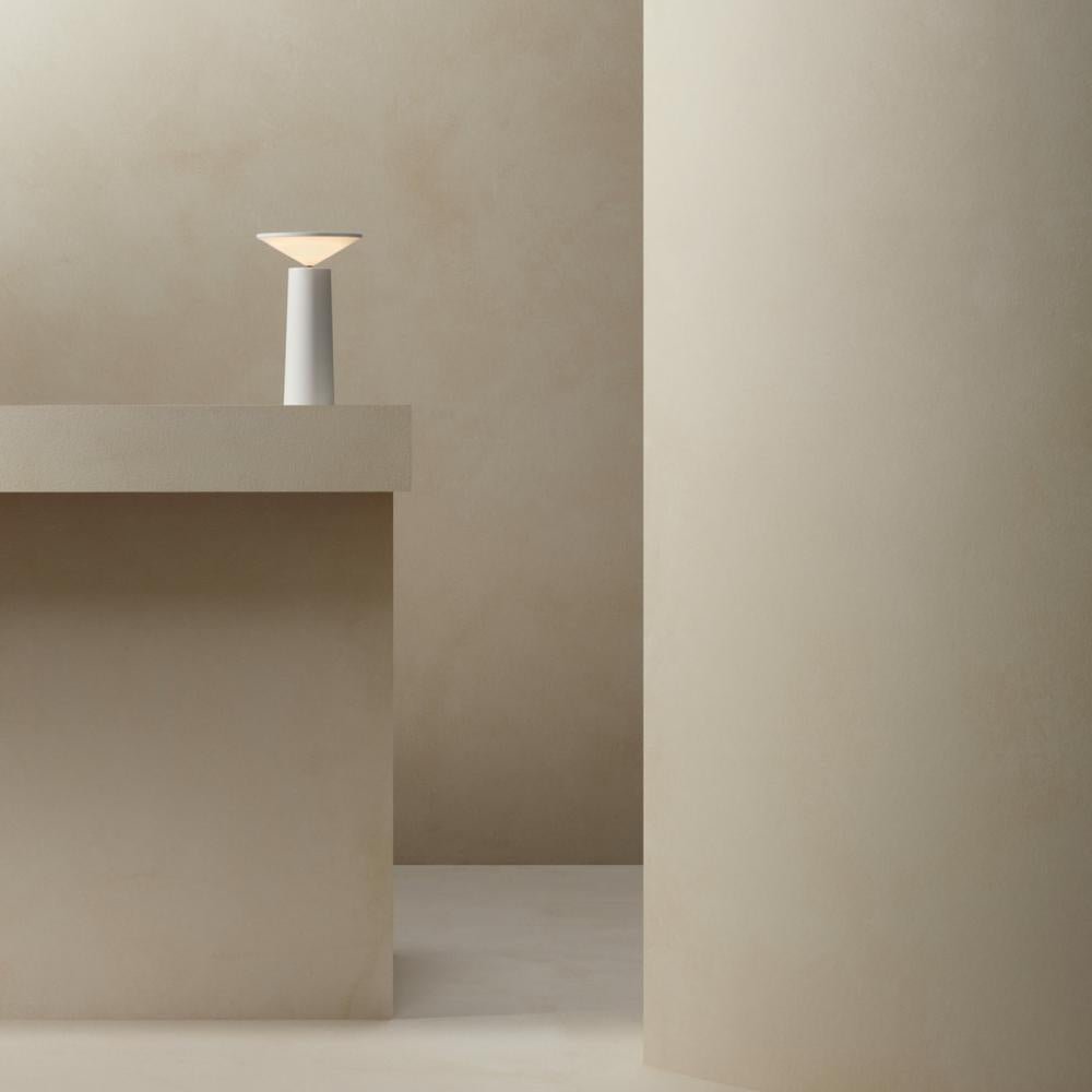 Aurora Tischlampe Dimmbar – Elegantes Design für Stilvolle Räume 6