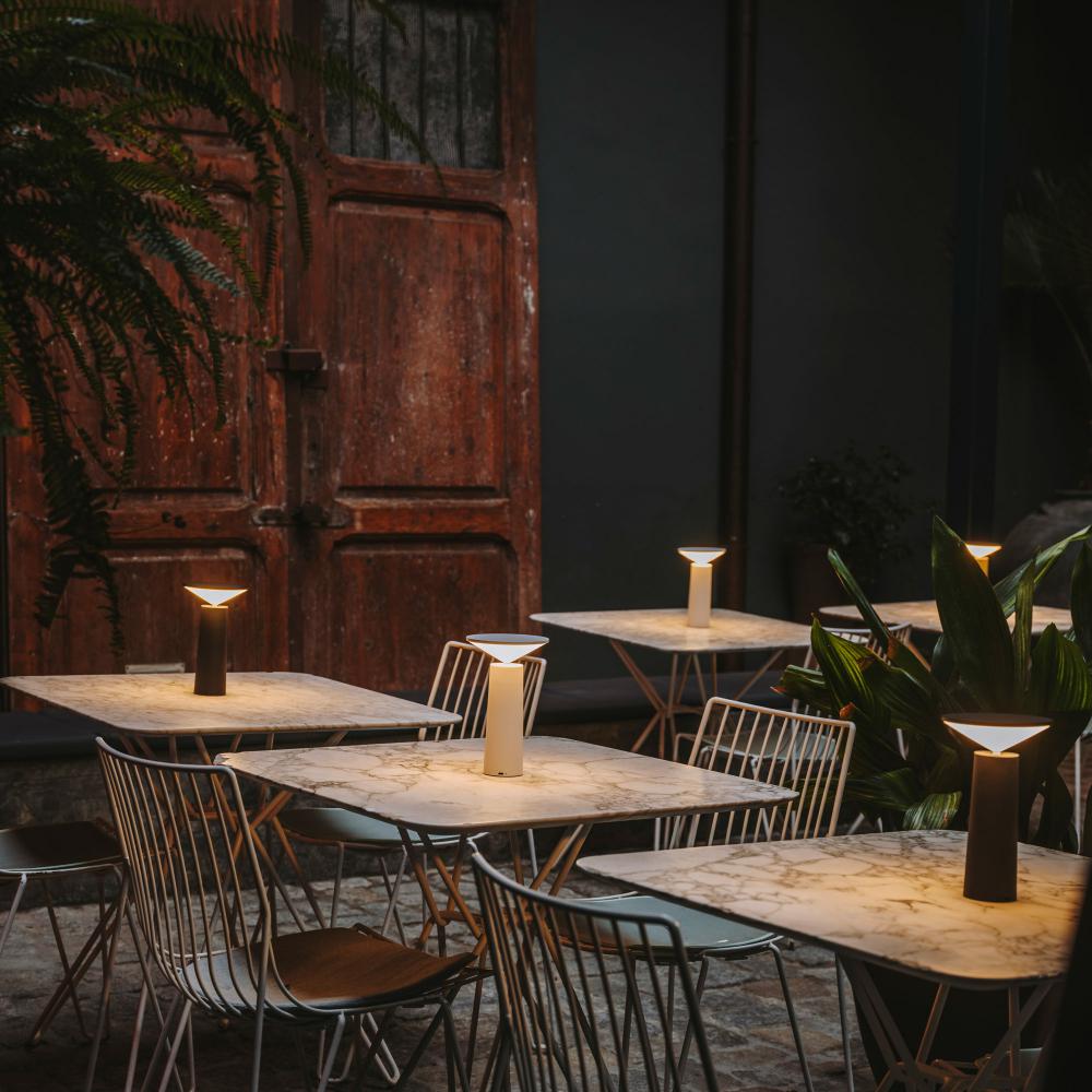 Aurora Tischlampe Dimmbar – Elegantes Design für Stilvolle Räume 8