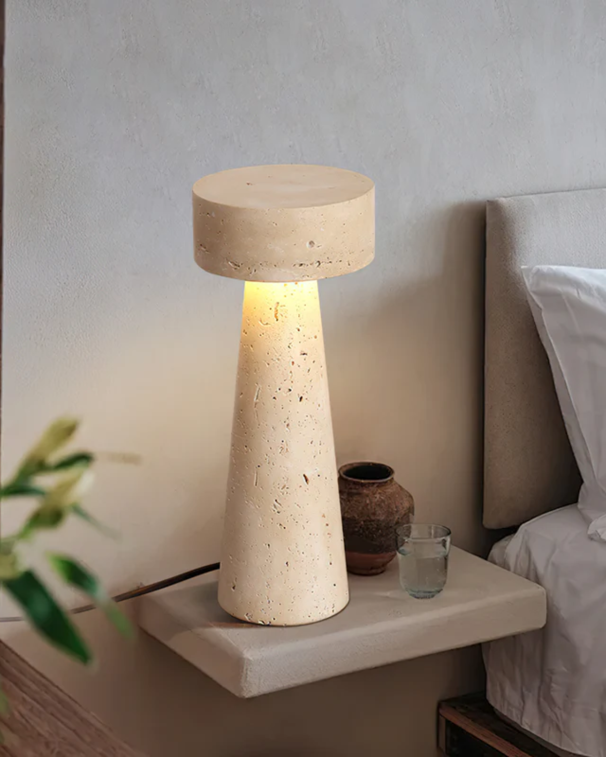Minimalistische Tischlampe Natursteinpfeiler – Ruhige Atmosphäre mit Diffusem Licht