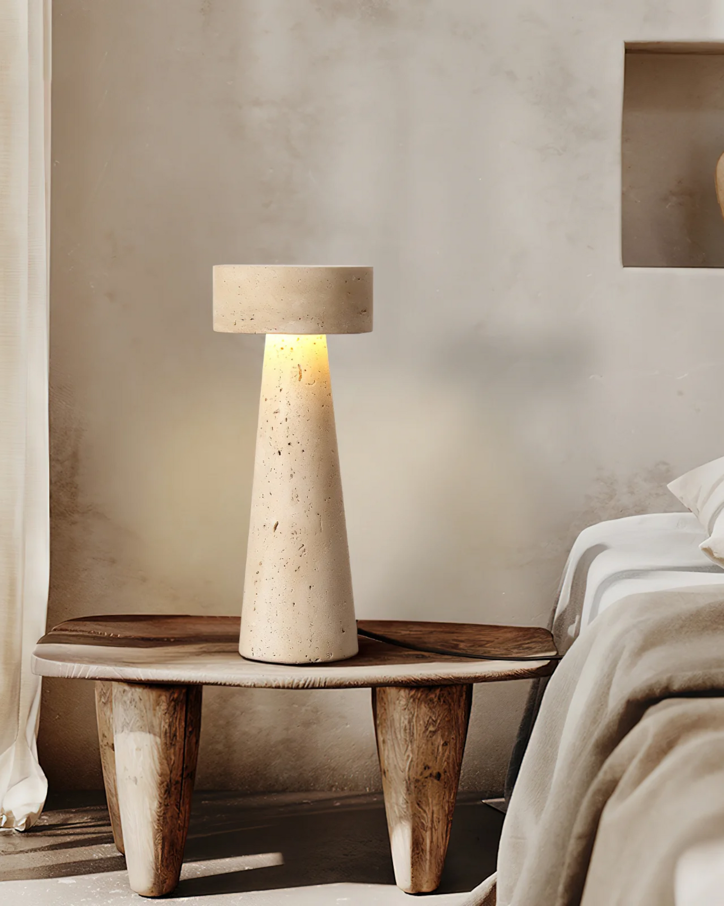 Minimalistische Tischlampe Natursteinpfeiler – Ruhige Atmosphäre mit Diffusem Licht
