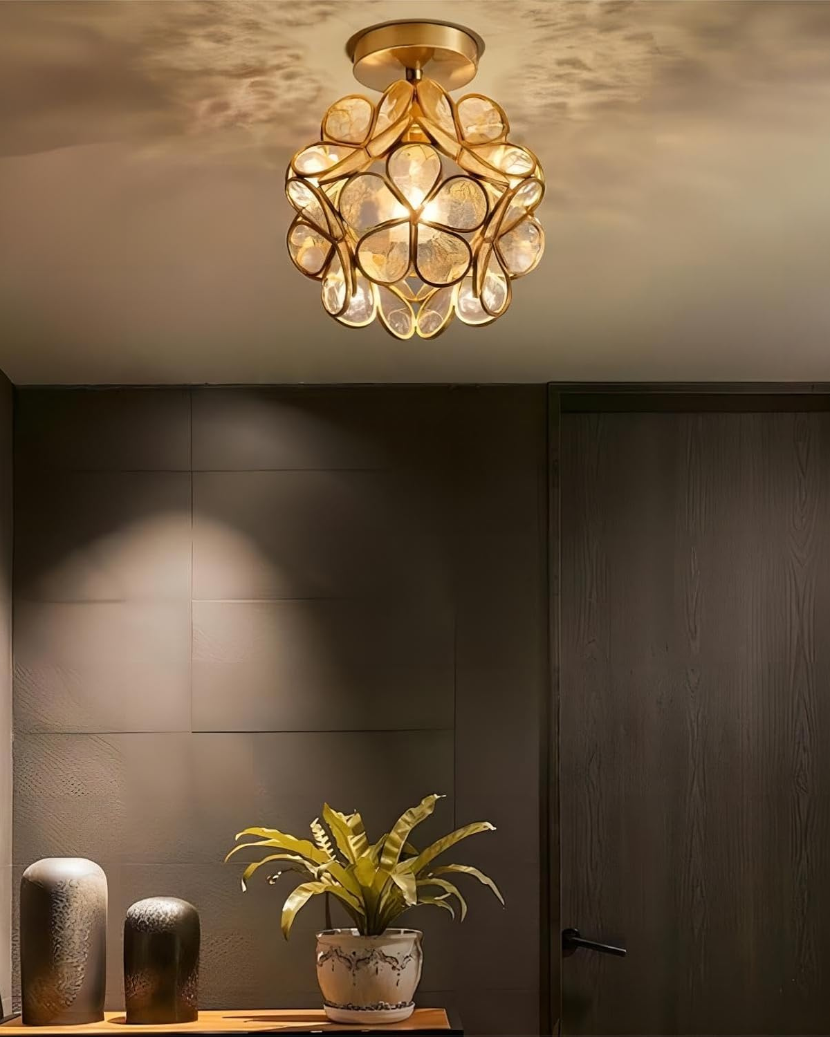Deckenleuchte Inge – Elegante Lichtquelle mit Floralem Flair