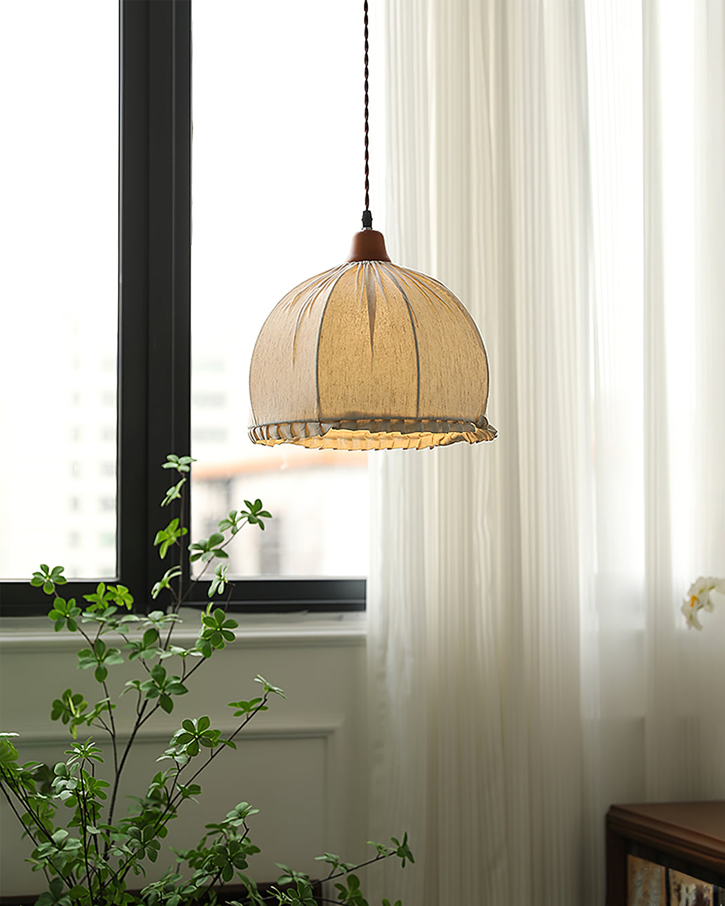 Dippa Pendelleuchte aus Holz und Stoff – Elegantes Design für Stilvolle Räume 3