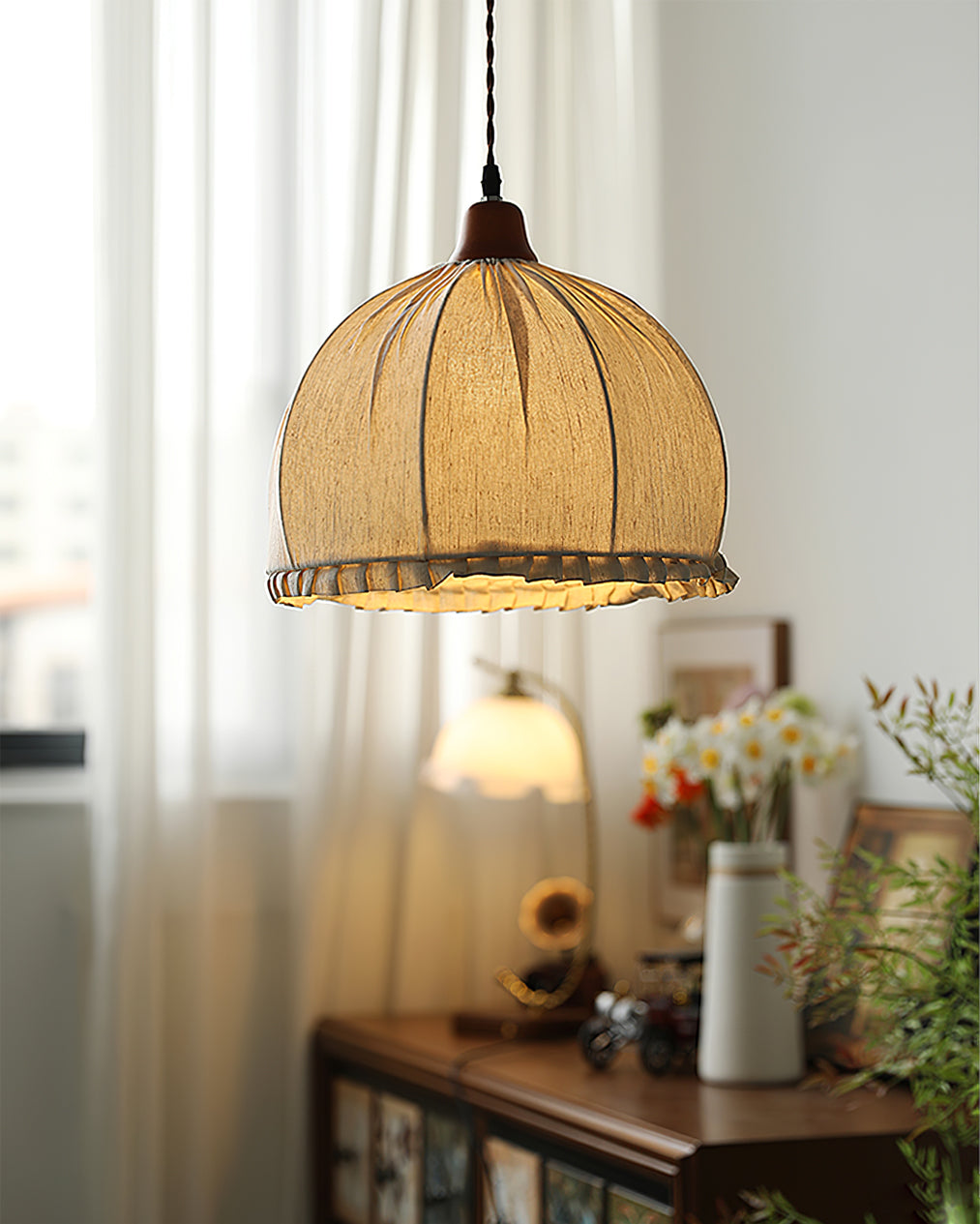 Dippa Pendelleuchte aus Holz und Stoff – Elegantes Design für Stilvolle Räume 4