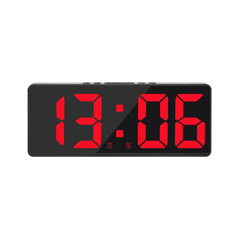 EINFACHE LED-UHR – Praktische Lösung für Müheloses Ablesen 0