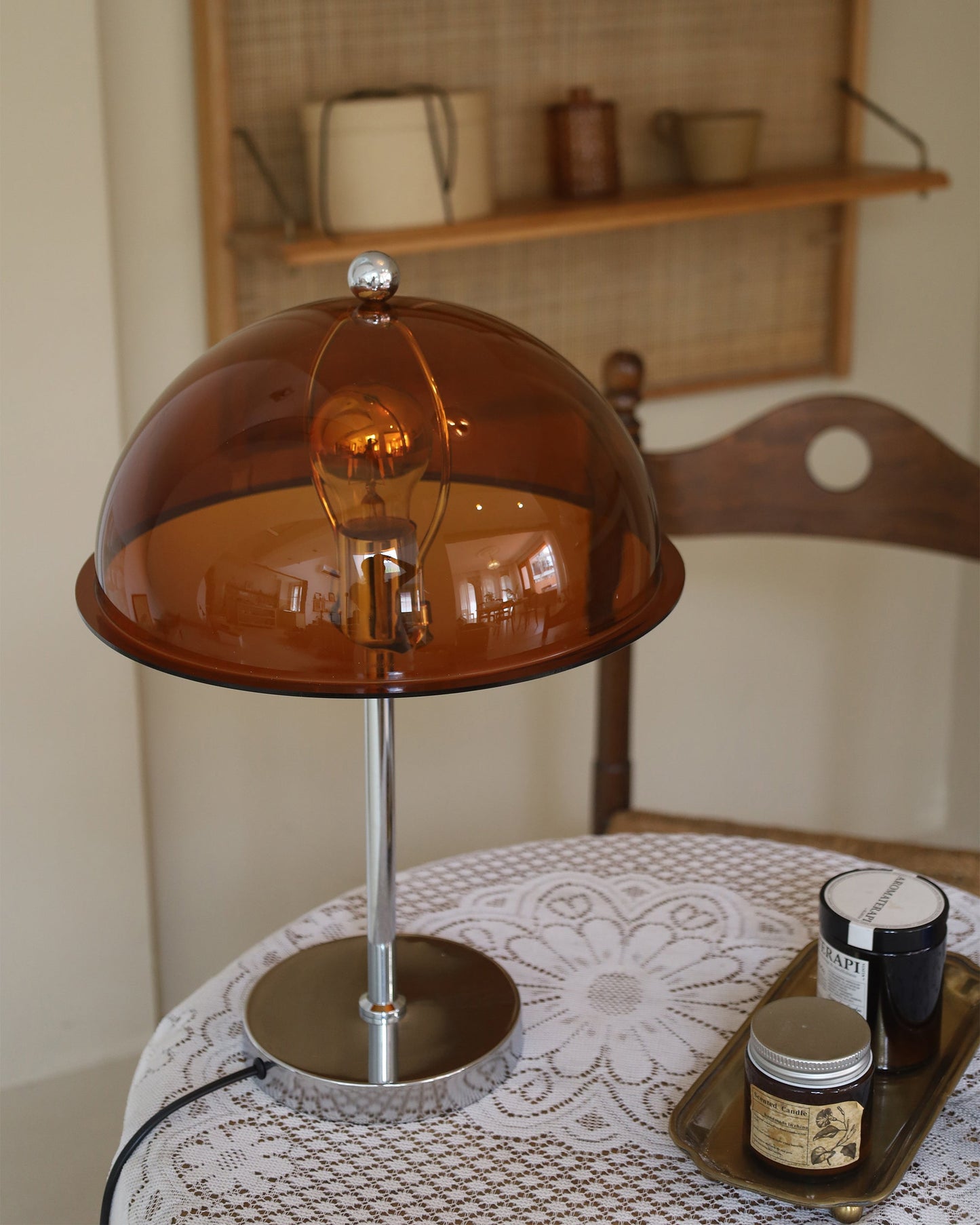 **Edinburgh Tischlampe – Elegante Verbindung von Tradition und Moderne** 5