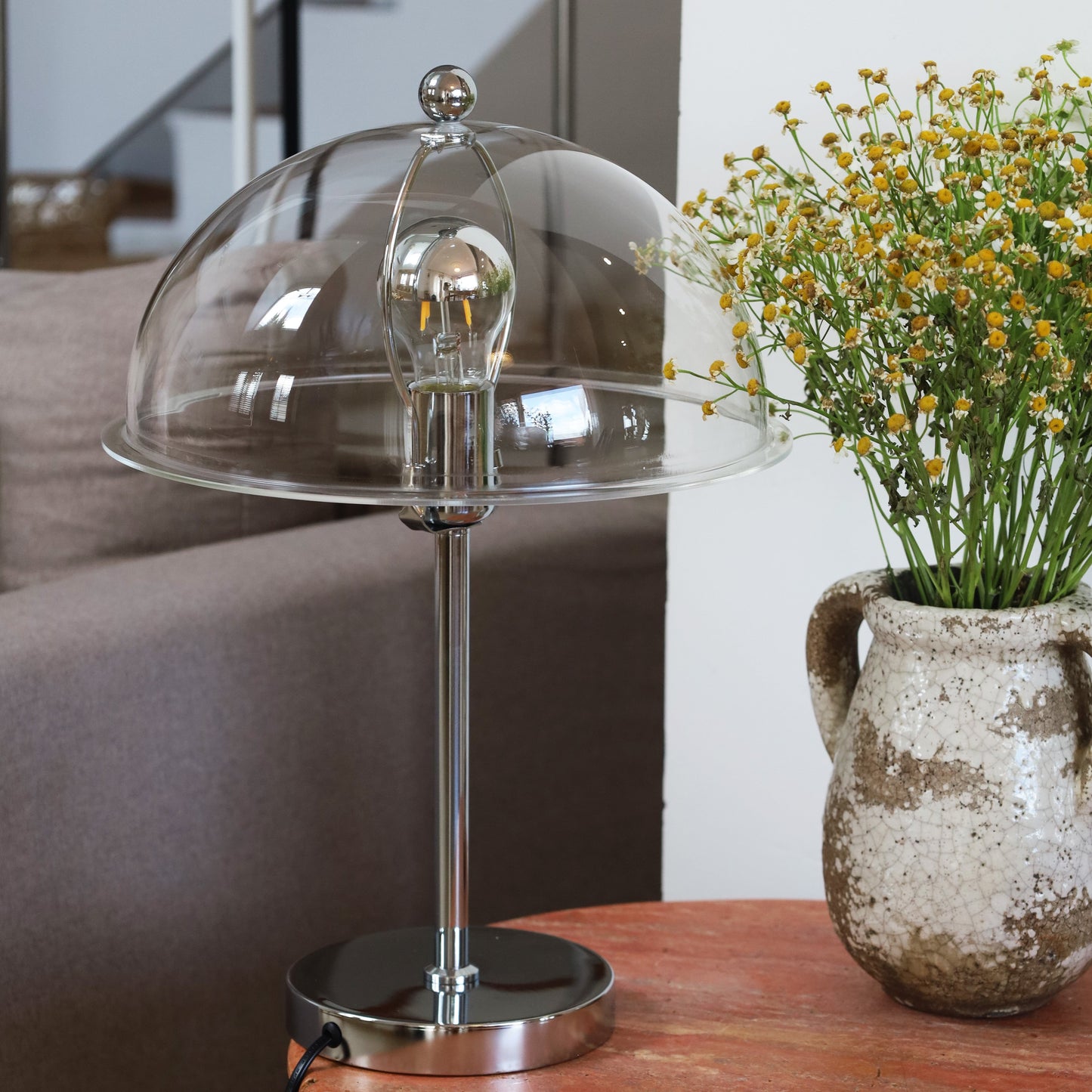 **Edinburgh Tischlampe – Elegante Verbindung von Tradition und Moderne** 8