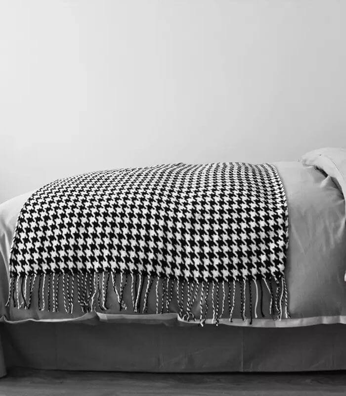 **Étoile Noir Wurfdecke – Zeitlose Eleganz für Ihr Zuhause** 3