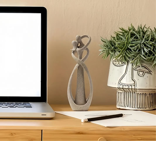 Ewige Umarmung – Zeitloses Kunstwerk für Eleganz und Stil 1