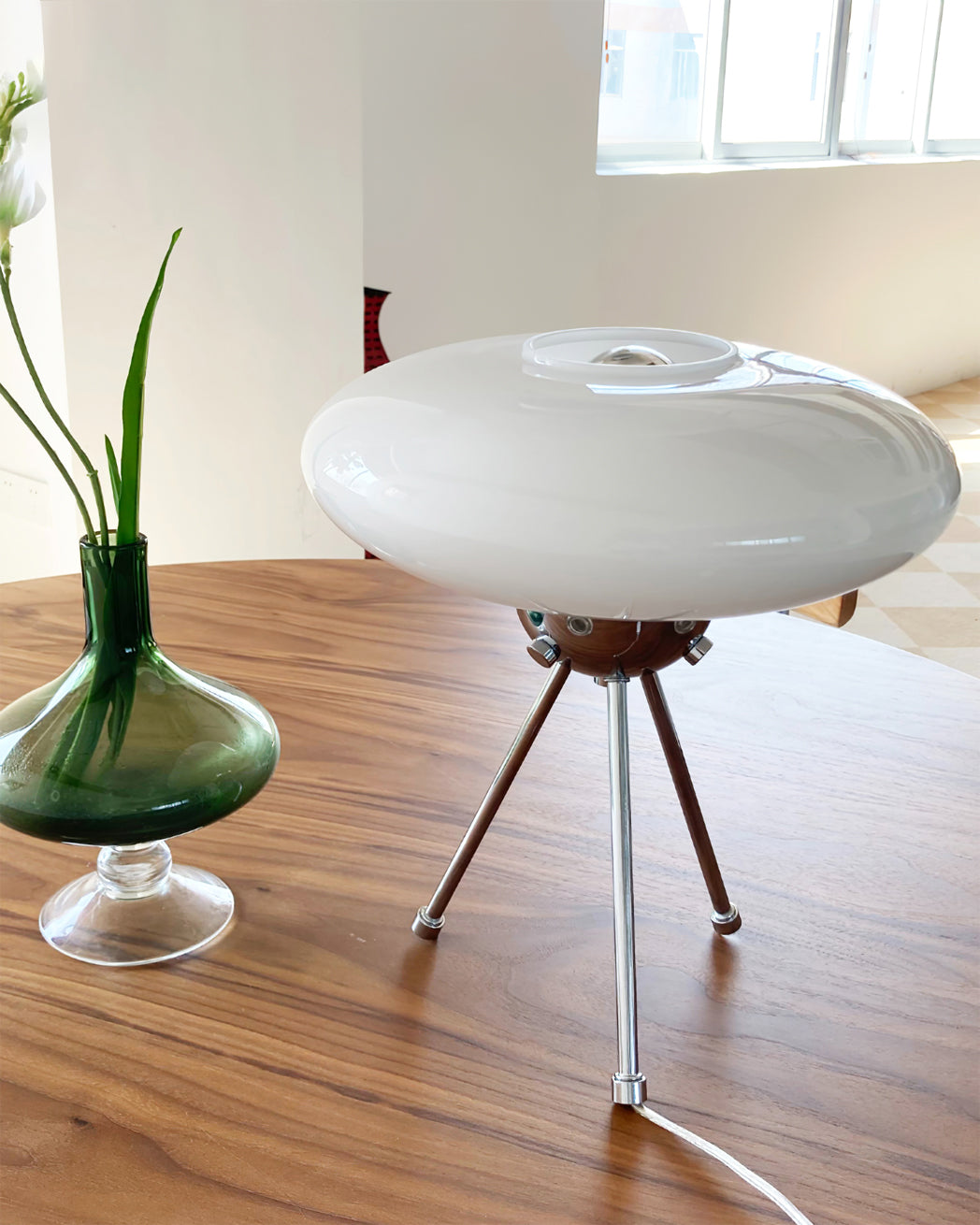 Glas UFO Tischlampe – Elegante Beleuchtung für Stilvolle Räume 7