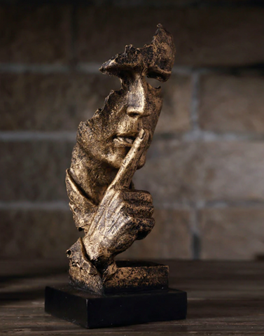 Goldene Skulptur Nordische Linie – Minimalistisches Design für Stilvolles Wohnen 4