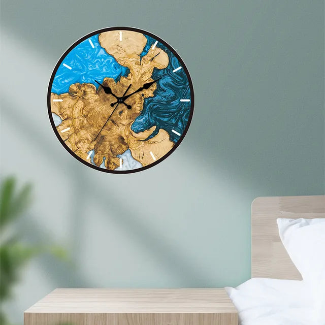 Holzwanduhr Mit Harzdetails – Künstlerisches Design Für Jeden Raum 2
