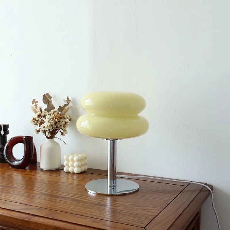Italienische Bauhaus Tischlampe – Retro Charme Mit Warmem Licht 3