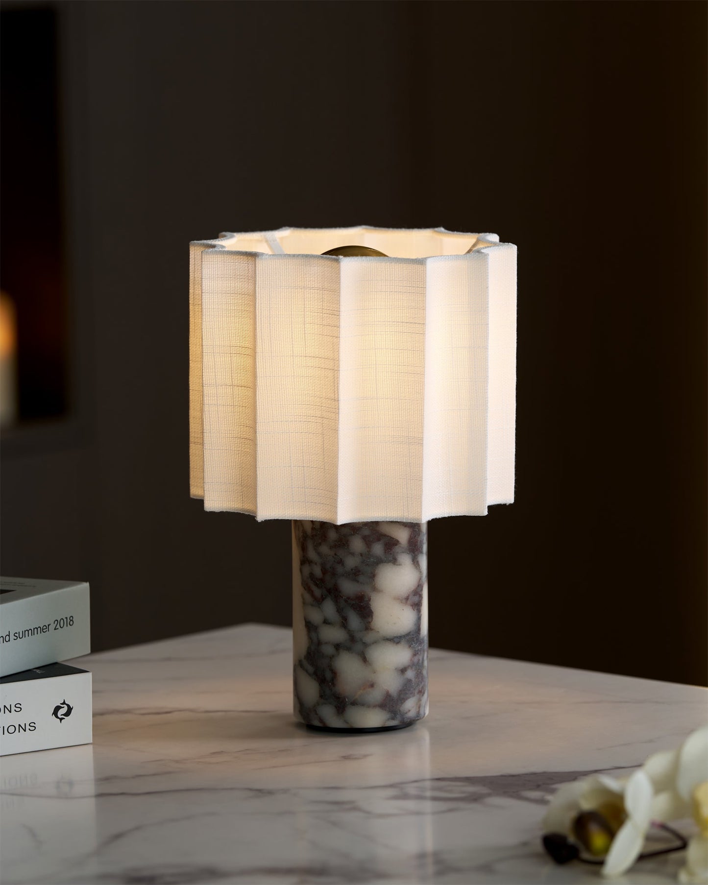 **KANE INTEGRIERTE BATTERIE TISCHLAMPE – Elegantes Design mit Marmorbasis** 7