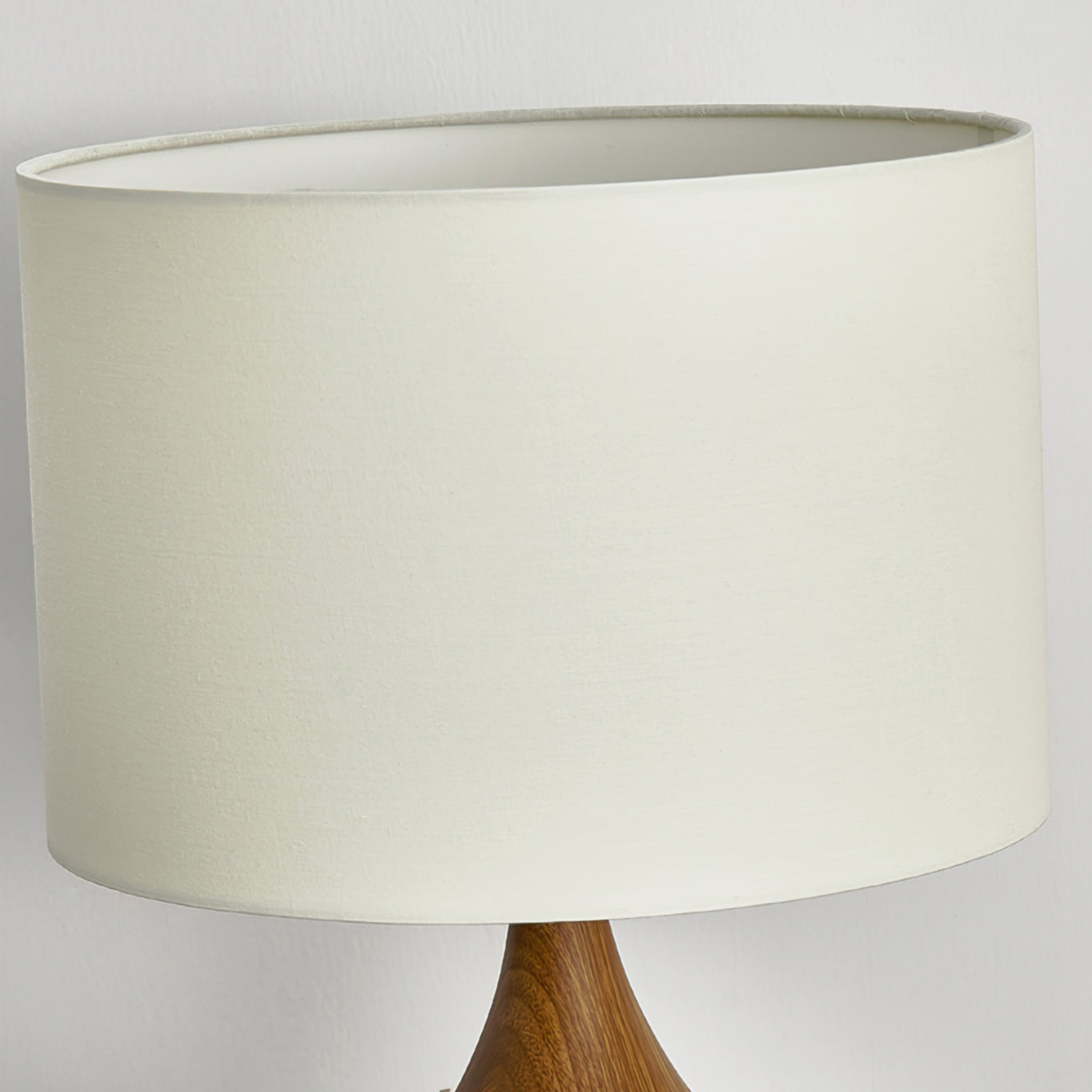 **KENDRA TISCHLAMPE – Elegante Beleuchtung für Jedes Zuhause** 5
