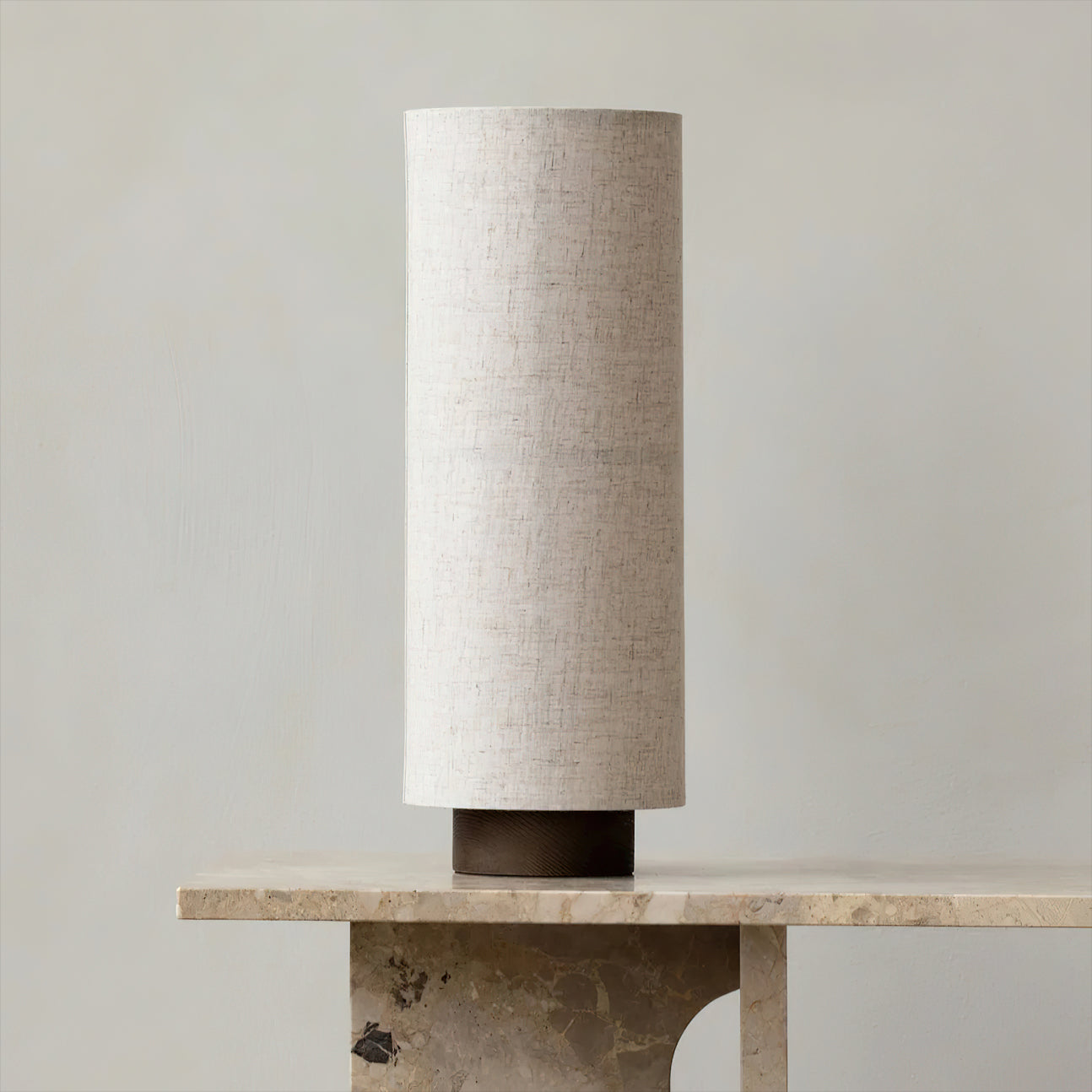 **KUMO LINEN TISCHLAMPE – Sanfte Beleuchtung für Entspannte Atmosphären** 4