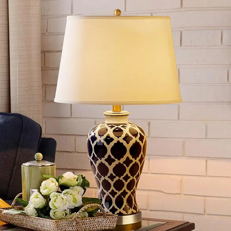 Klassische Blaue Keramiklampe – Stilvolle Tischleuchte für Elegantes Ambiente 1