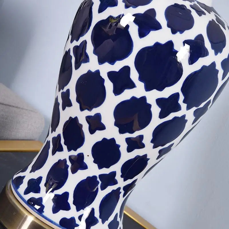 Klassische Blaue Keramiklampe – Stilvolle Tischleuchte für Elegantes Ambiente 4