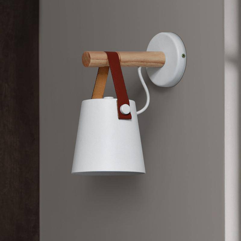 LED-WANDLEUCHTE AUS HOLZ MIT HÄNGENDEN LAMPENSCHIRM – Gemütliches Licht Für Stilvolle Räume 3