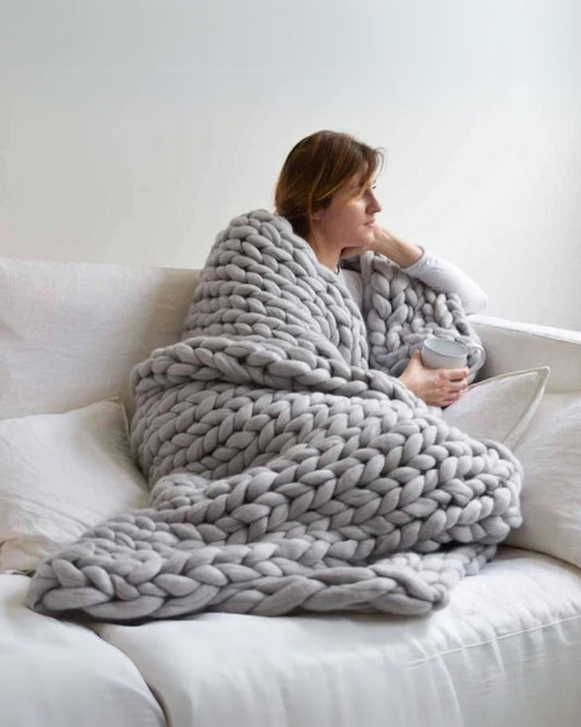 La Maille Majestueuse – Handgefertigte Kuscheldecke für Ultimative Eleganz 10