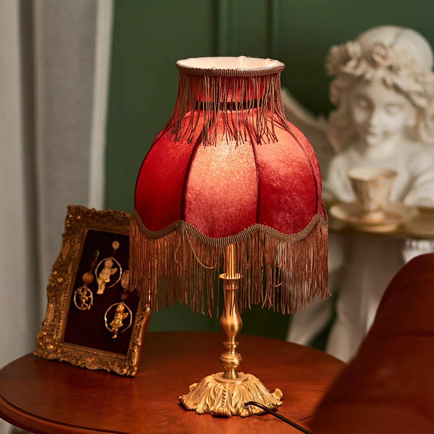 Lanna Quasten Tischlampe – Elegantes Design für Stilvolle Räume 3