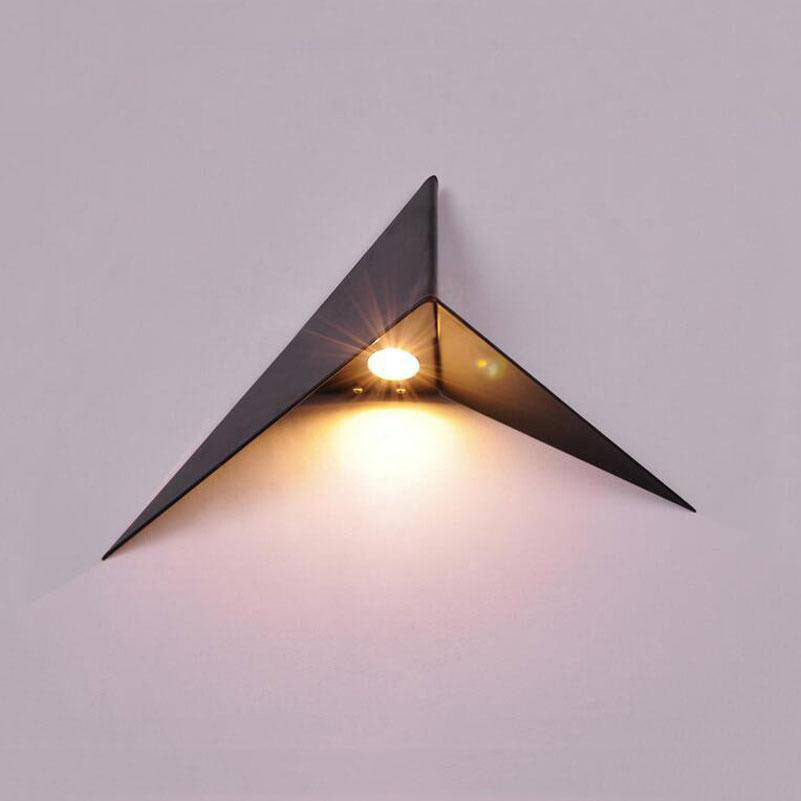 Loft Dreieckige LED-Design-Wandleuchte – Elegantes Licht Für Stilvolles Ambiente 3