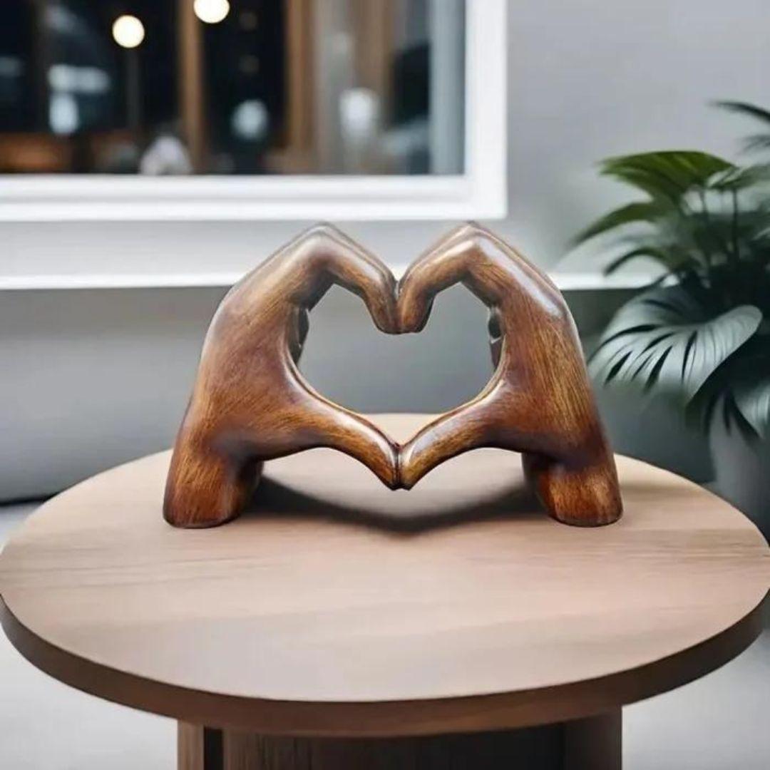 LoveSculpt Kunstdekoration – Handgefertigtes Holzstück mit Einzigartigem Charme 1