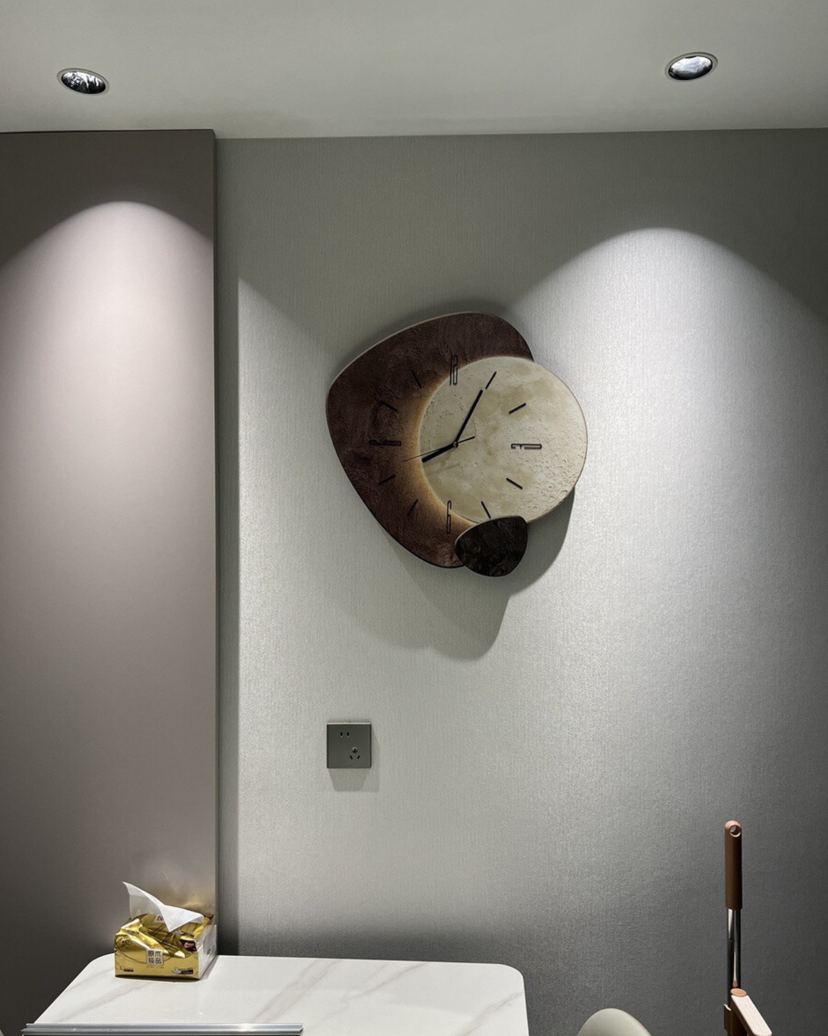 **Lune Aura Uhr – Zeitlose Eleganz mit Mondmotiv** 6