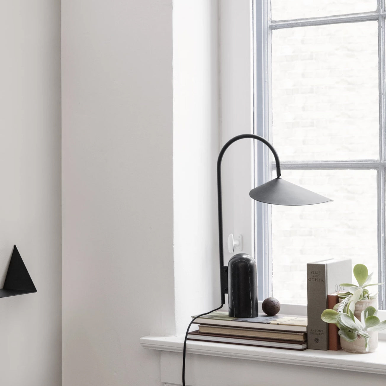 **Mono Tischlampe** – Elegantes Design mit Modernem Minimalismus 3