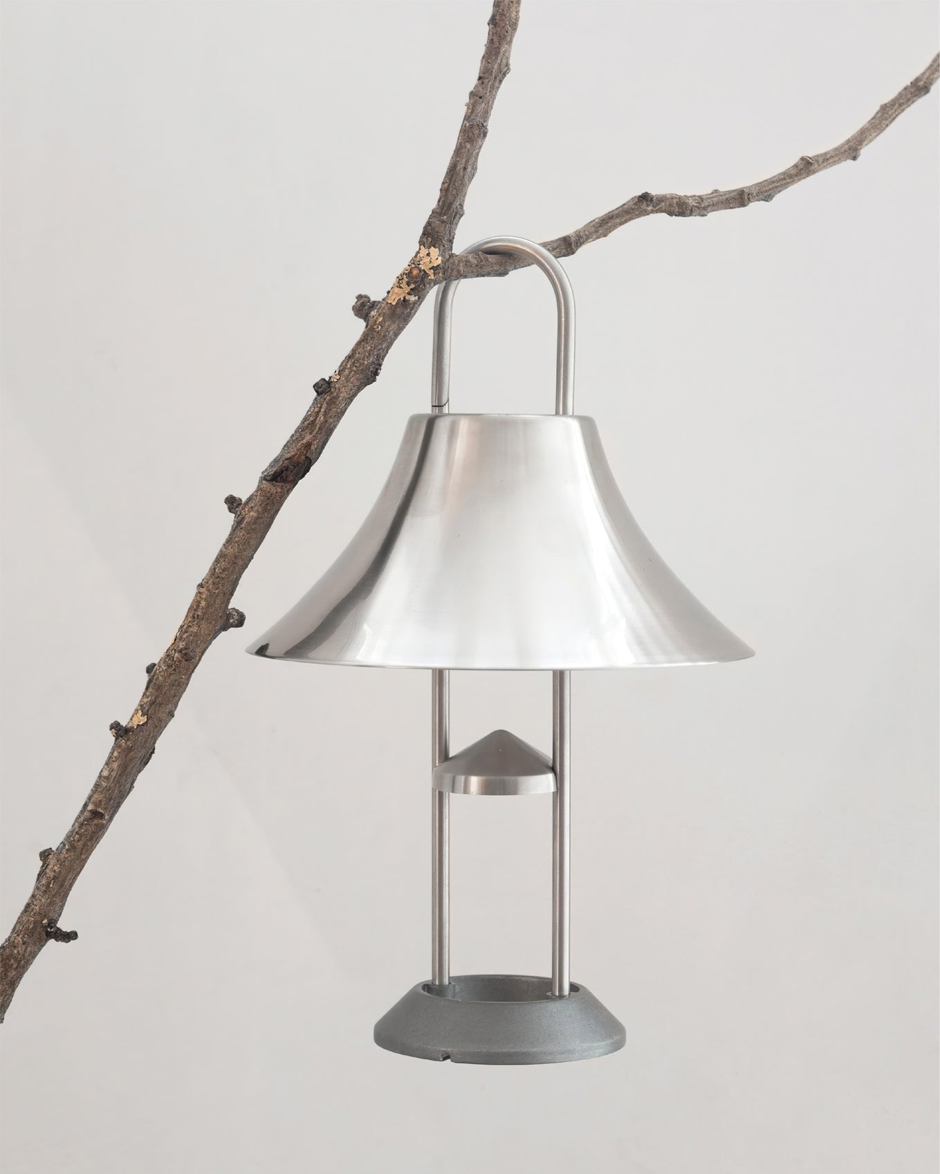 Mousqueton Outdoor-Tischlampe – Stilvolle Beleuchtung Für Drinnen Und Draußen 5