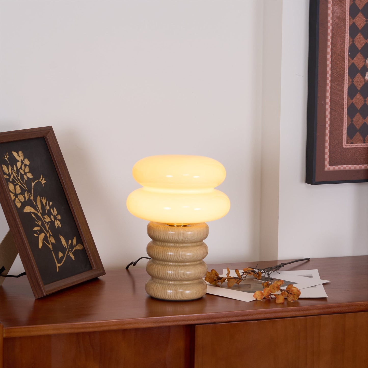 **Napako Tischlampe – Elegantes Design für Jede Umgebung** 5