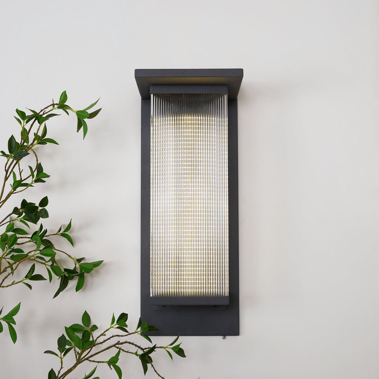 Oleron Außenwandleuchte – Elegante Lichtquelle für Ihren Garten 6