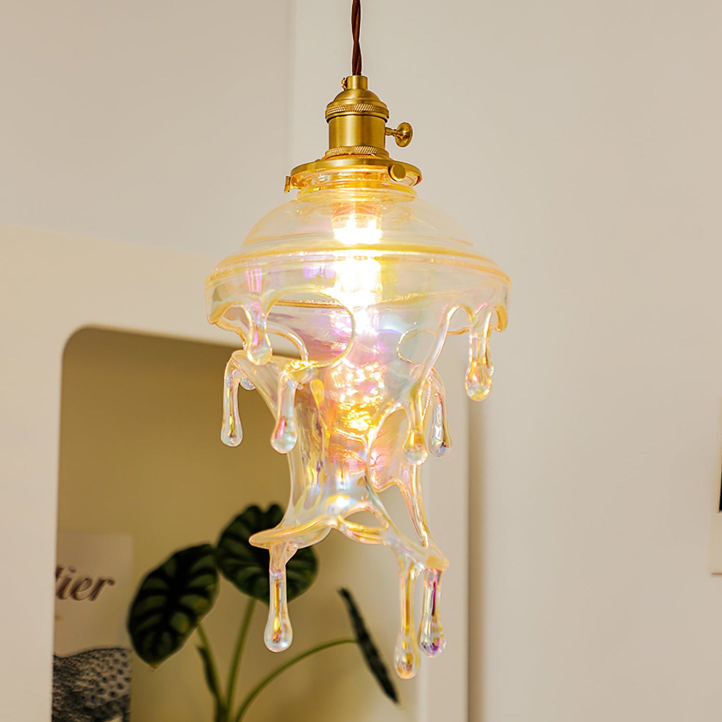 Pendelleuchte Wassertropfen Harz – Elegantes Design für Stilvolles Ambiente 3
