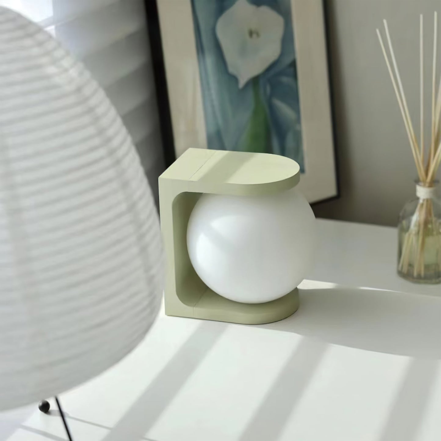 Plat Tischlampe – Elegante Leuchte mit Kabellosem Ladegerät 3