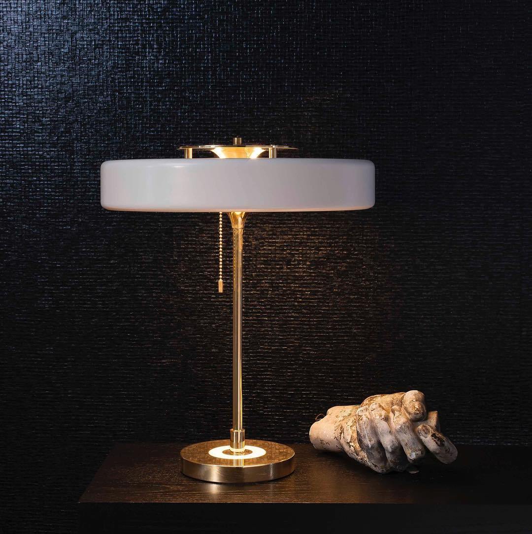 REVOLVE Tischlampe – Stilvolles Design mit Warmem Licht 5