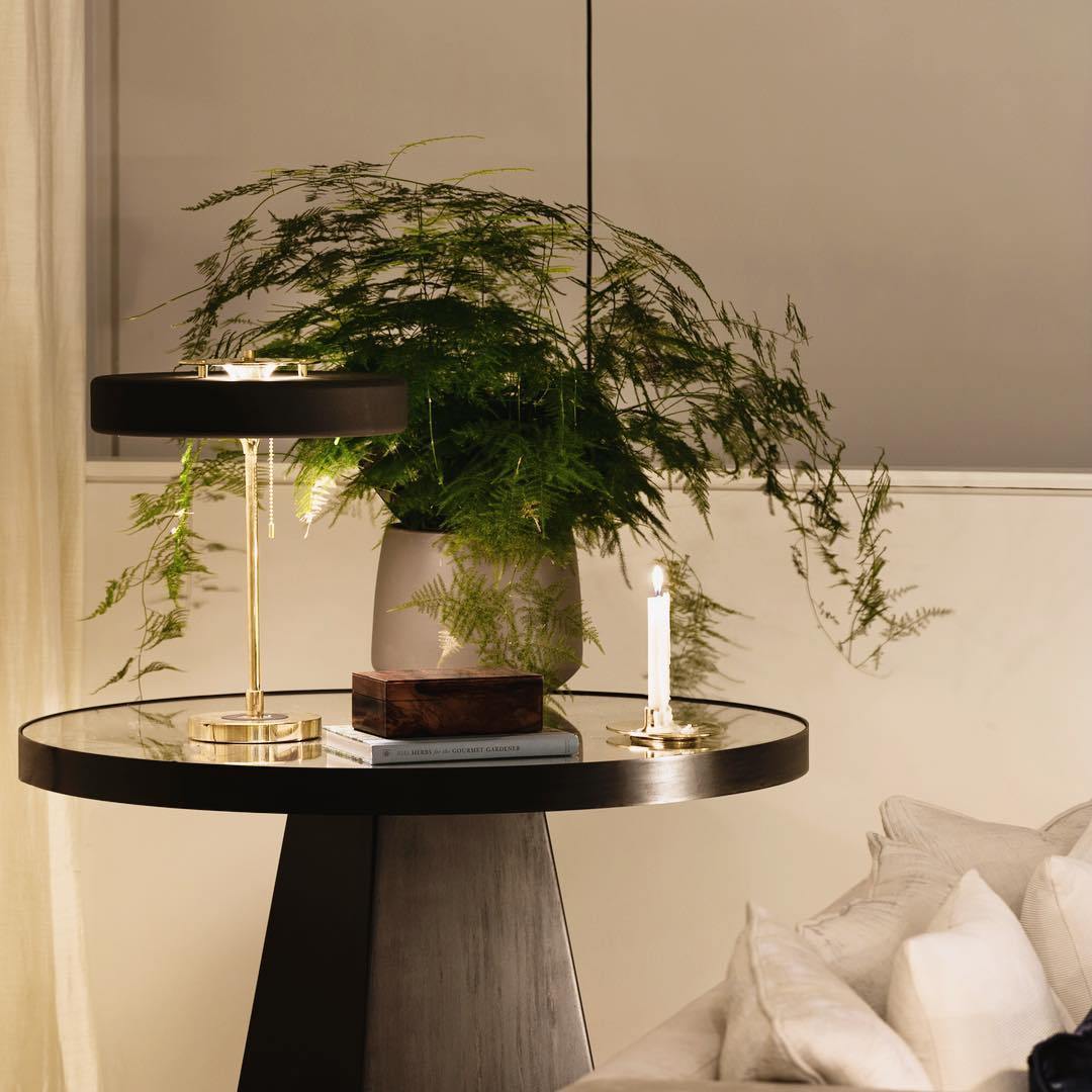 REVOLVE Tischlampe – Stilvolles Design mit Warmem Licht 6