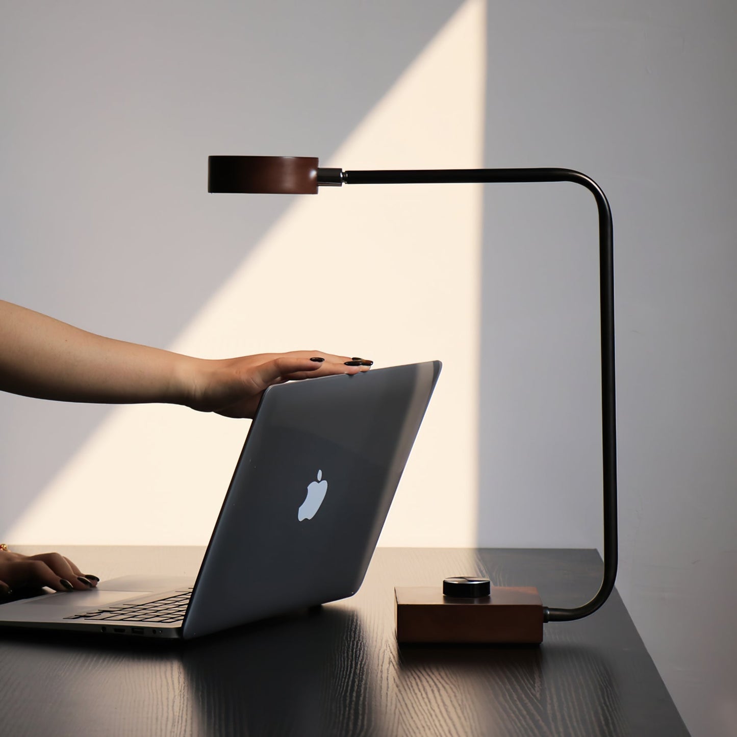 Rondo Tischlampe – Stilvolles Design für Einladende Atmosphäre 2