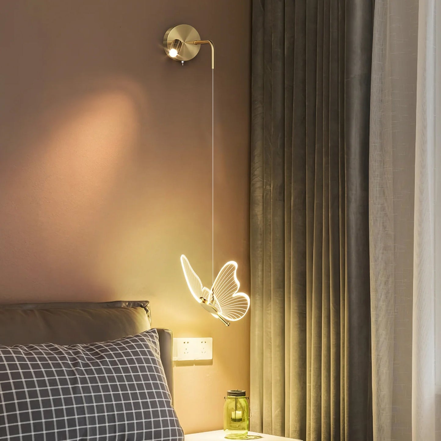 Schmetterlings Wandlampe – Elegantes Lichtspiel für Stilvolle Räume 2
