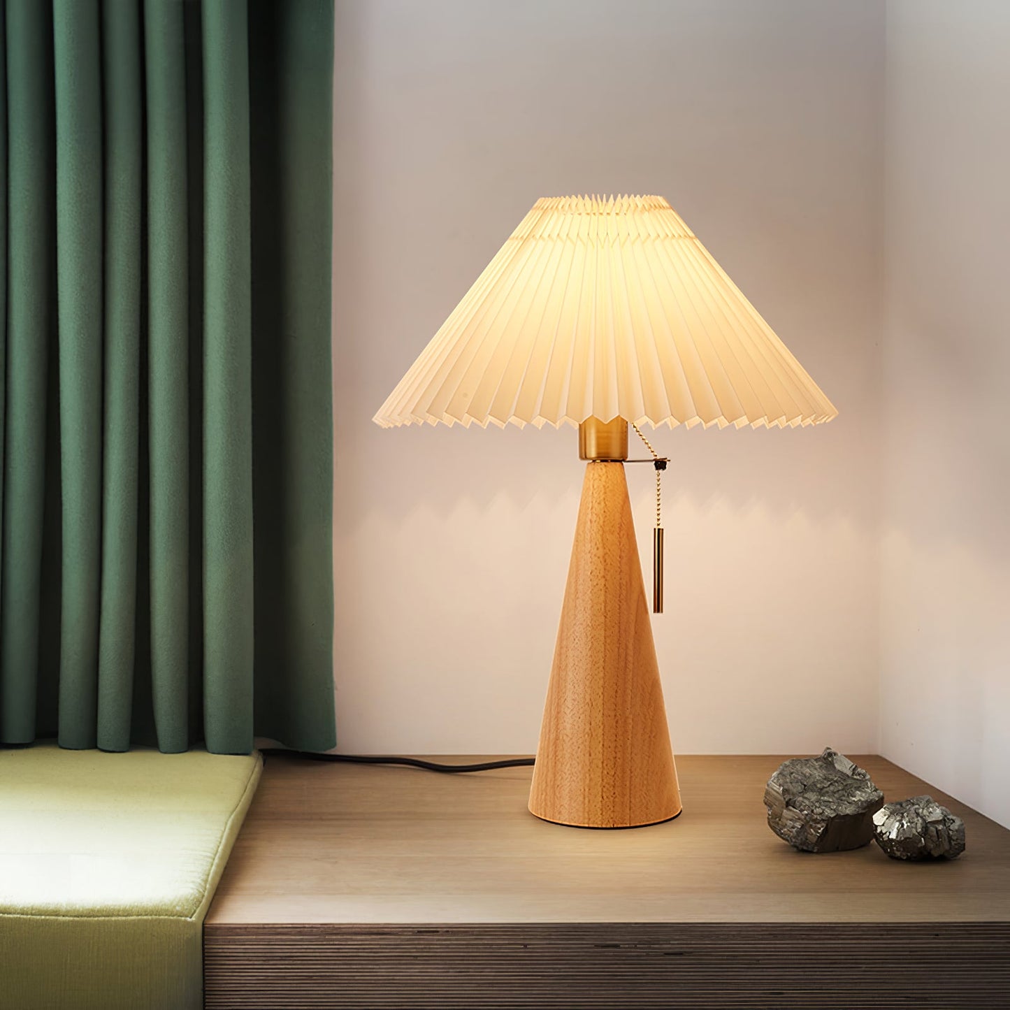 Stringer Tischlampe – Elegante Beleuchtung Mit Mid-Century Charme 4