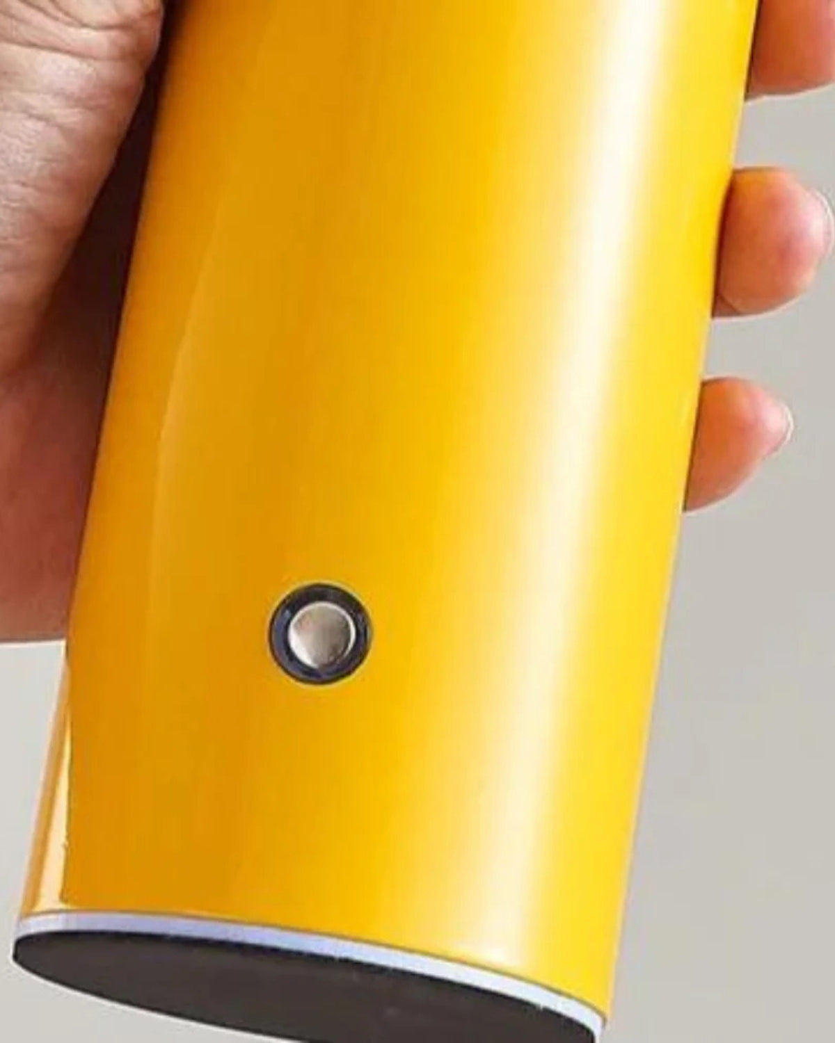 Moderne Tischlampe Kuppelschirm – Klarer Lichtstrahl mit Subtilem Glanz
