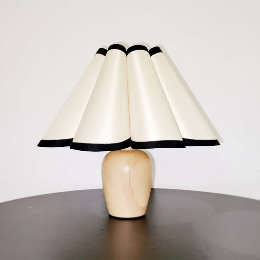 Vintage Fluted Tischlampe – Elegante Beleuchtung für Ihr Zuhause 0