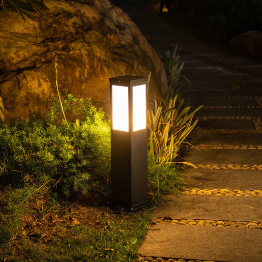 **Viora - Moderne Außenlampe mit Solarenergie** – **Energieeffiziente Beleuchtung für Ihren Garten** 1