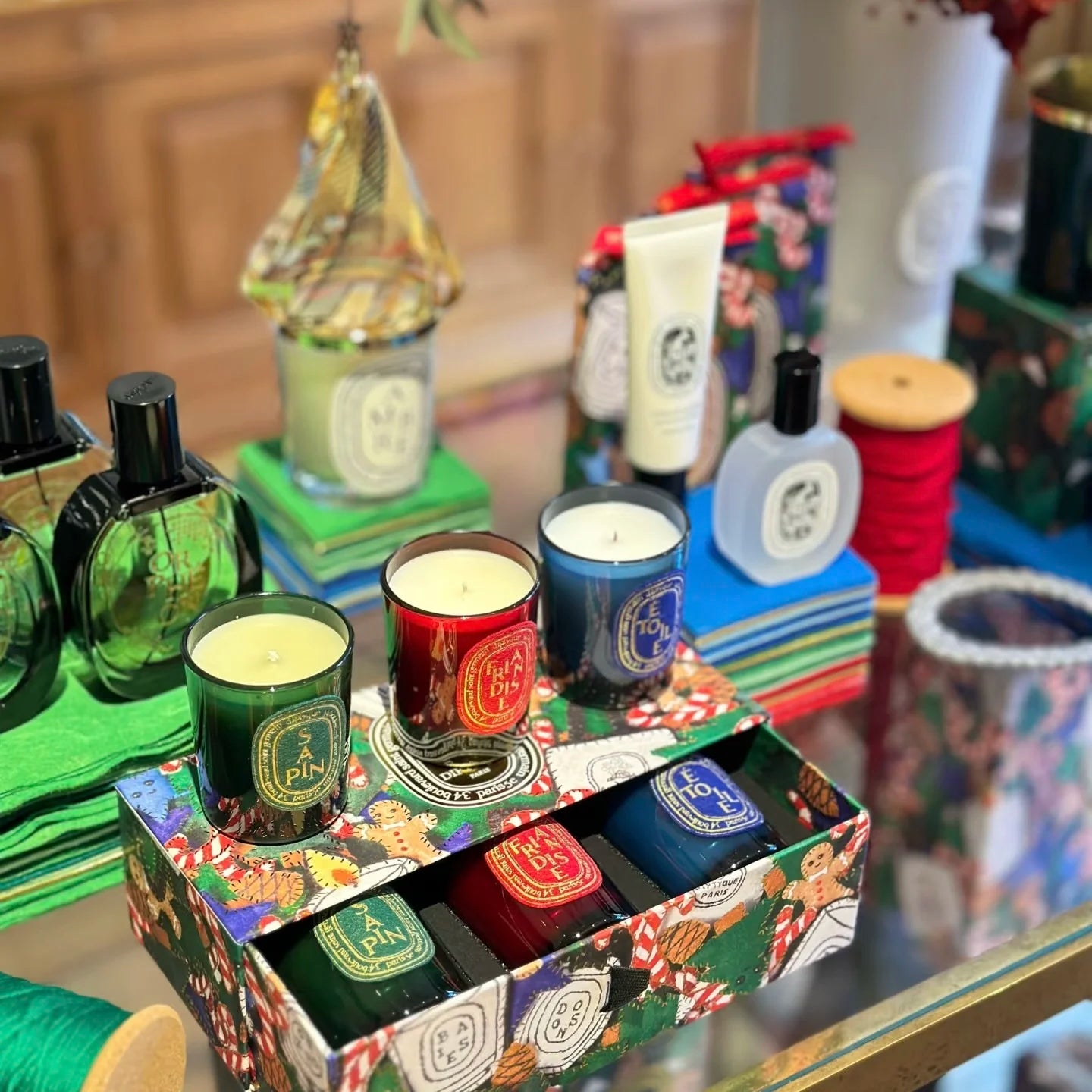 Weihnachtsbaumkarousel Duftkerze – Festlicher Duft Für Eine Besinnliche Stimmung 1