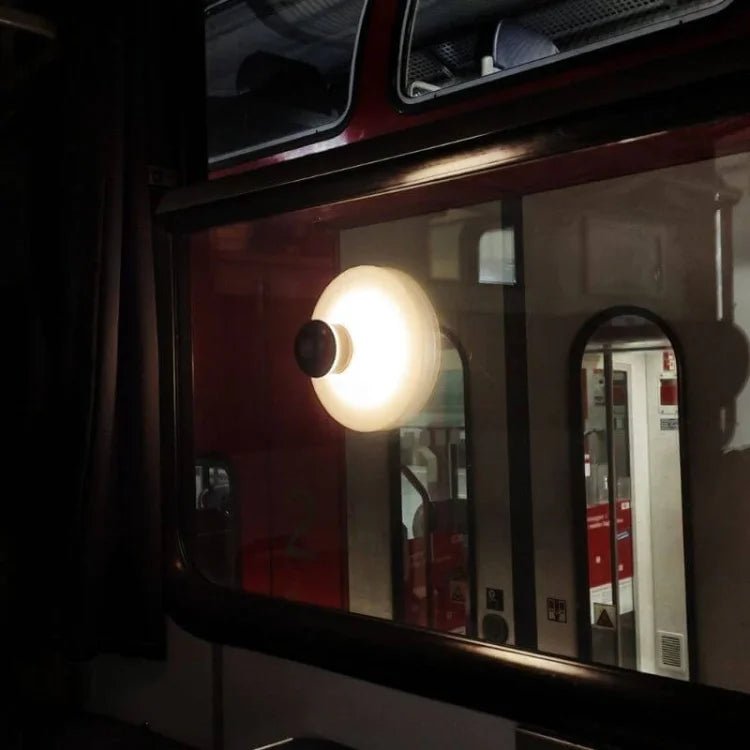 **Wiederaufladbare Saugnäpftassenbeleuchtung – Flexible Lichtlösung für Jeden Anlass** 3