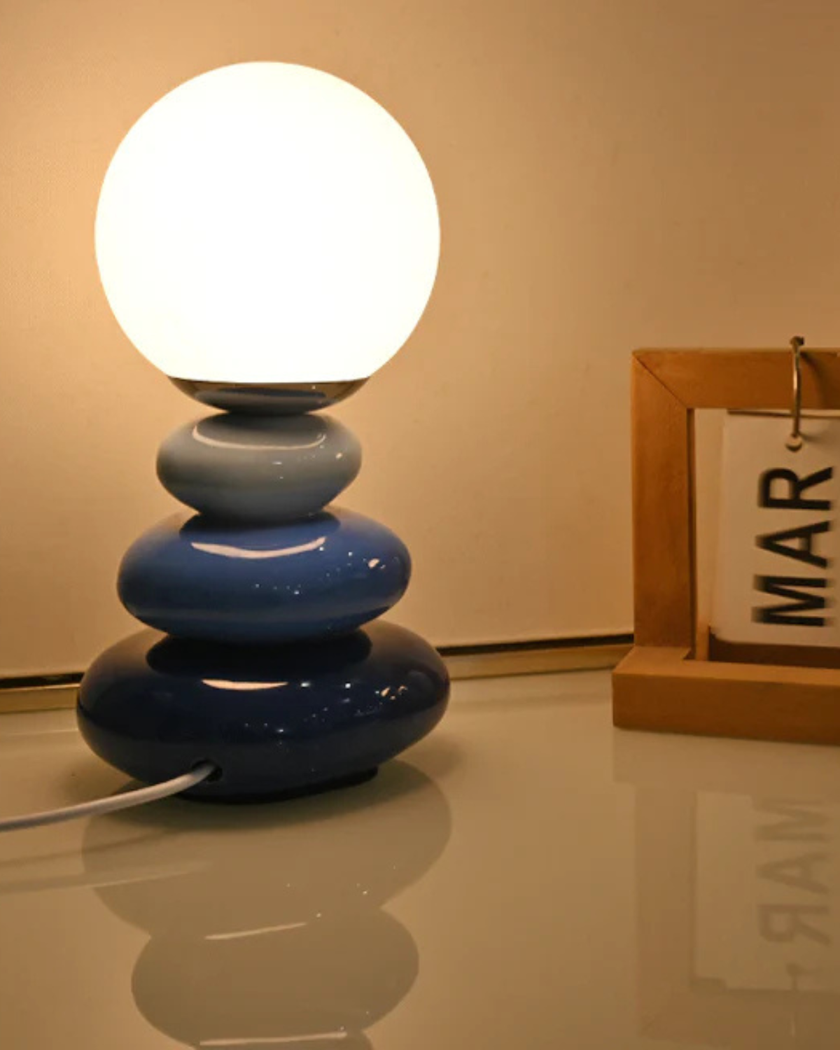 Moderne Tischlampe Steinblau – Stimmungsvolle Lichtkugel