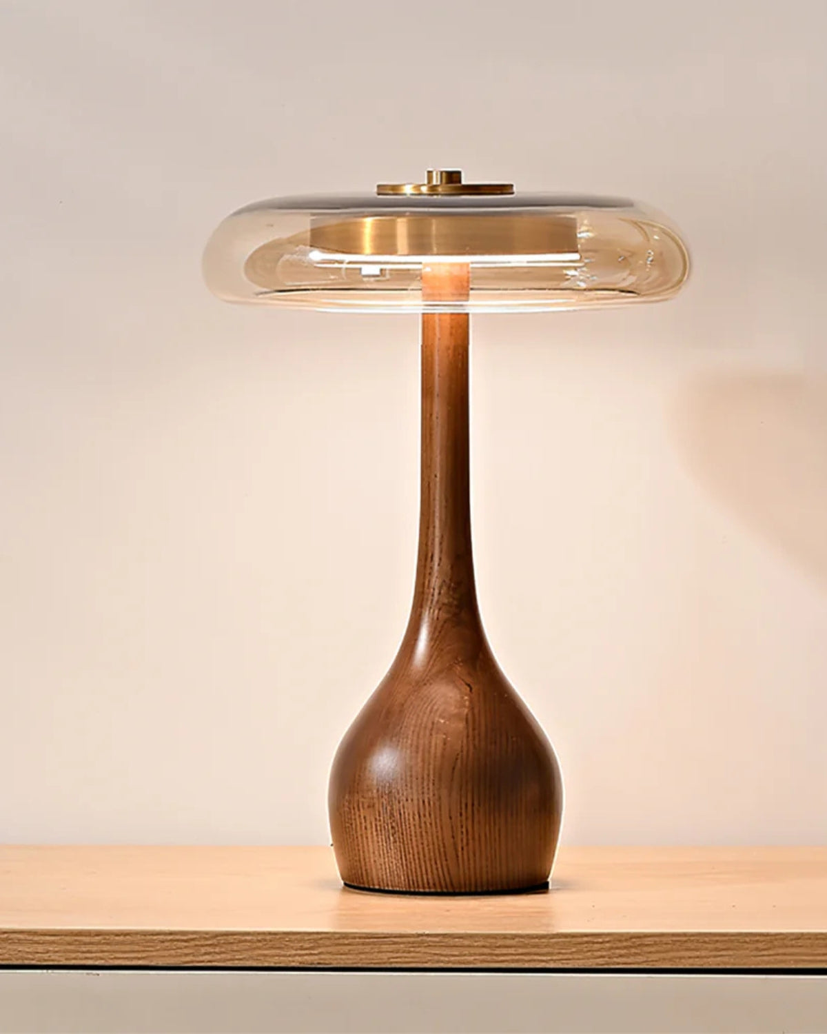 Elegante Tischlampe Holzglas – Warme Lichtform