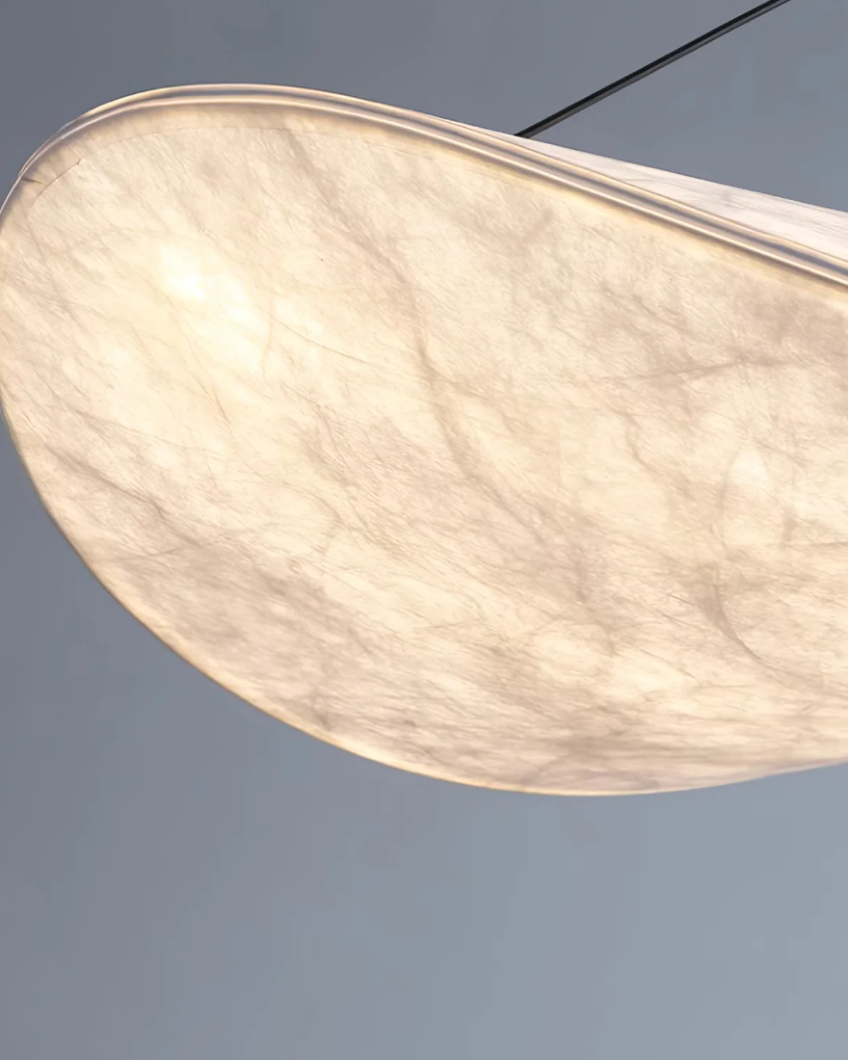 Pendelleuchte Twistform Stoffoptik – Weiches Licht in Skulpturalem Design